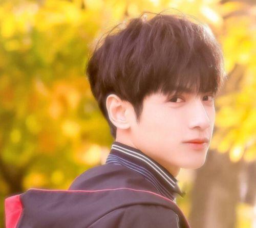 娱乐圈爆料客罗云熙,娱乐圈爆料客背后的神秘面纱 第1张 娱乐圈爆料客罗云熙,娱乐圈爆料客背后的神秘面纱 第1张